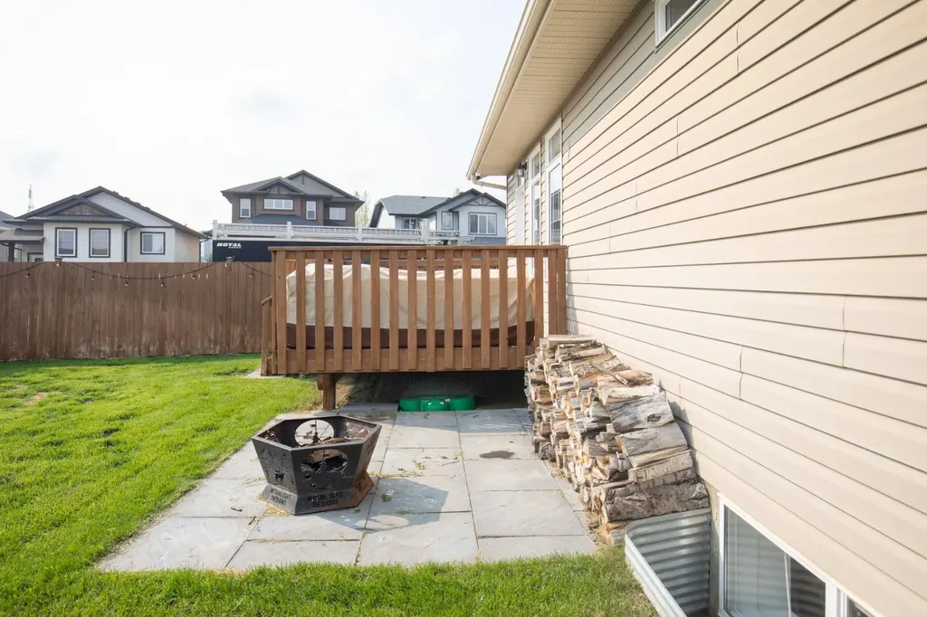44 Bowman Circle Sylvan Lake AB T4S 0H9