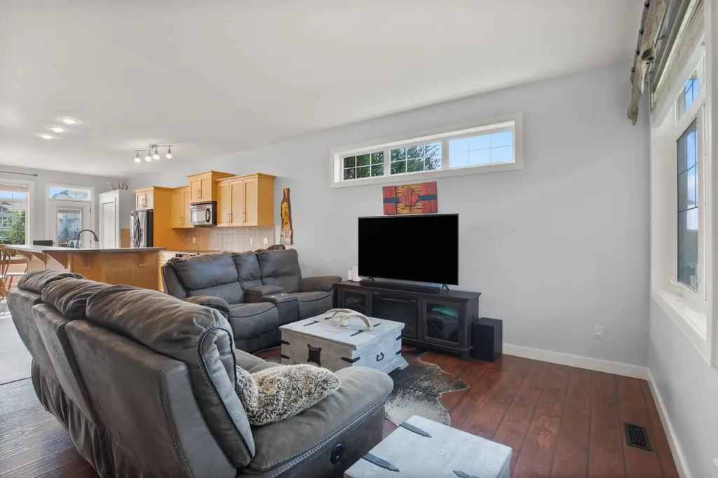 44 Bowman Circle Sylvan Lake AB T4S 0H9