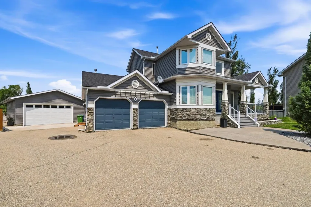 7 Henderson Bay NE Langdon AB T0J1X1