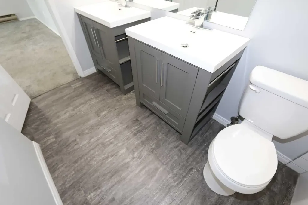 90 Glamis Drive SW Calgary AB T3E 6T8