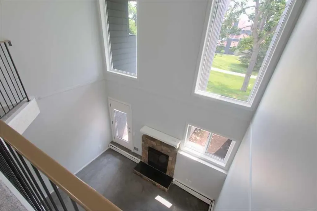 90 Glamis Drive SW Calgary AB T3E 6T8