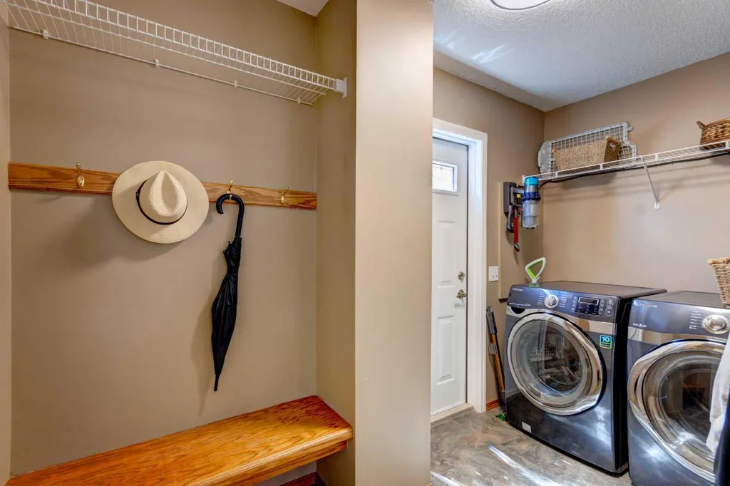 188 Mt Selkirk Close SE Calgary AB T2Z 2R5
