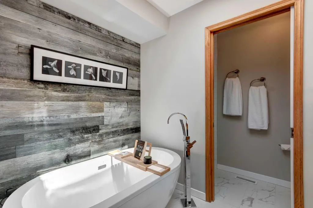 188 Mt Selkirk Close SE Calgary AB T2Z 2R5