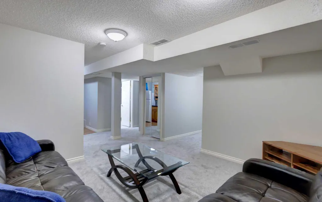188 Mt Selkirk Close SE Calgary AB T2Z 2R5