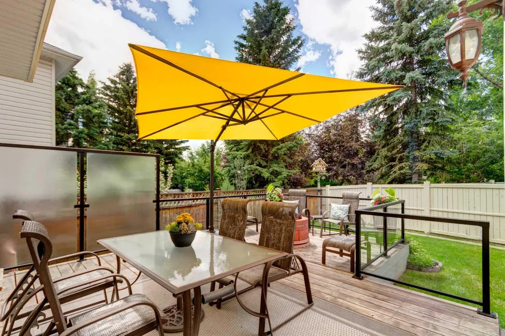 188 Mt Selkirk Close SE Calgary AB T2Z 2R5