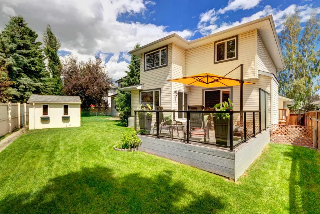 188 Mt Selkirk Close SE Calgary AB T2Z 2R5