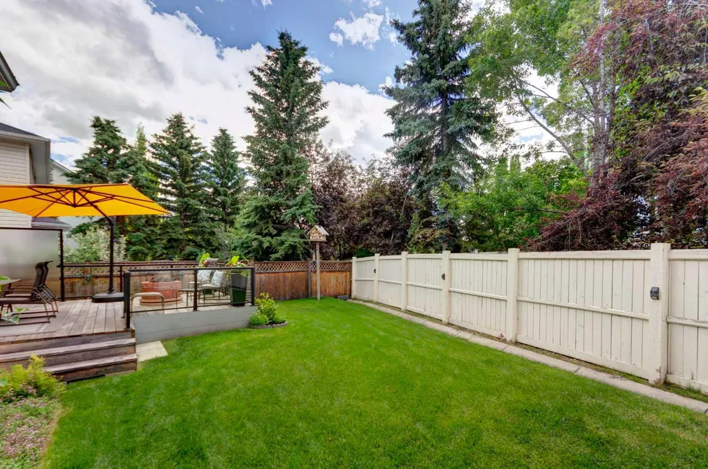 188 Mt Selkirk Close SE Calgary AB T2Z 2R5
