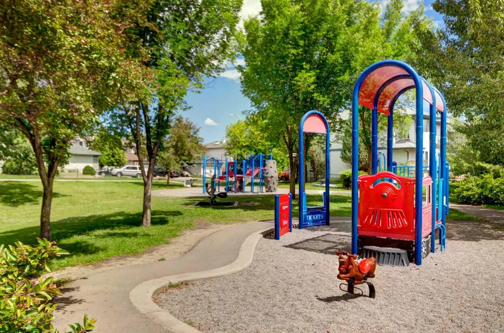 188 Mt Selkirk Close SE Calgary AB T2Z 2R5