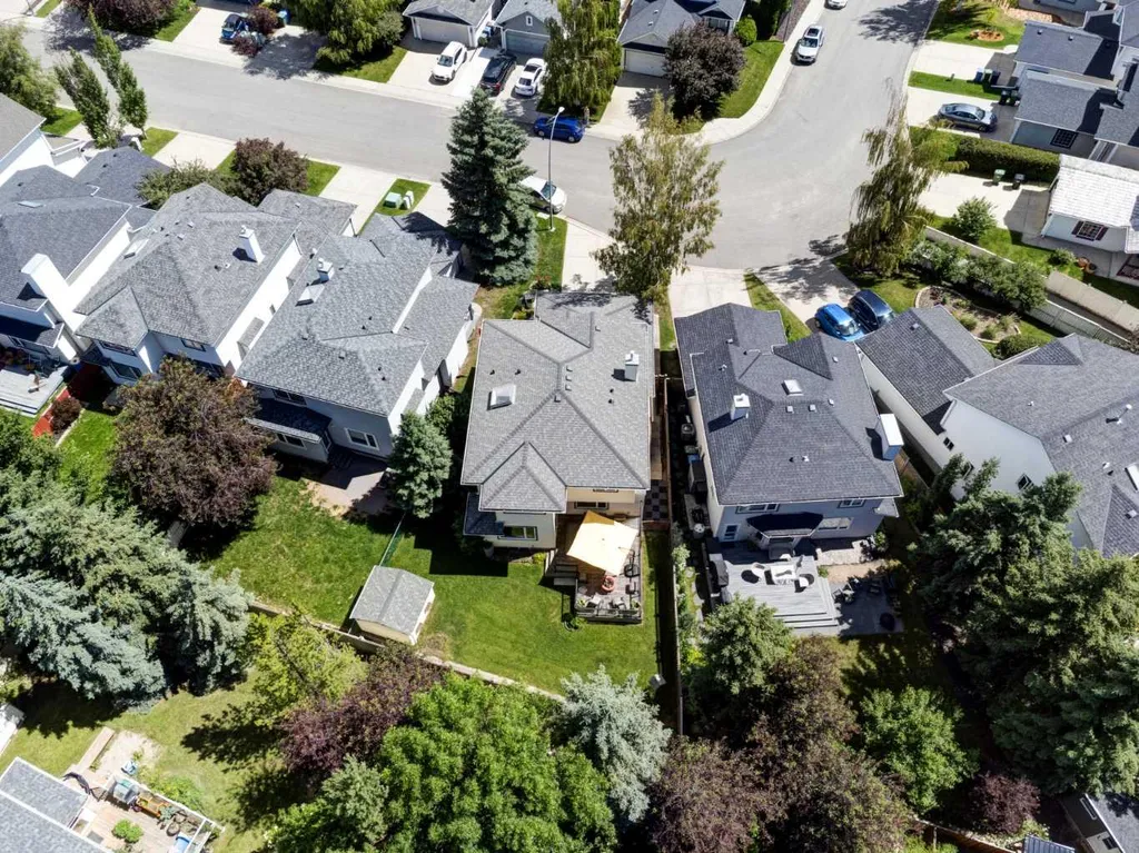 188 Mt Selkirk Close SE Calgary AB T2Z 2R5