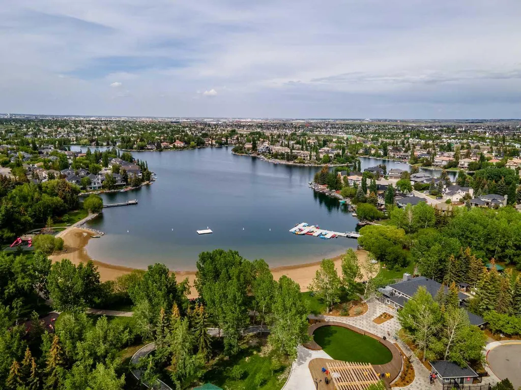 188 Mt Selkirk Close SE Calgary AB T2Z 2R5
