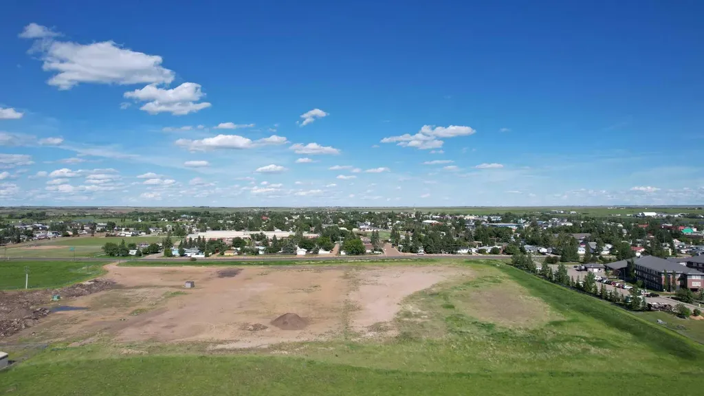 605 Palliser Trail Hanna AB T0J1P0