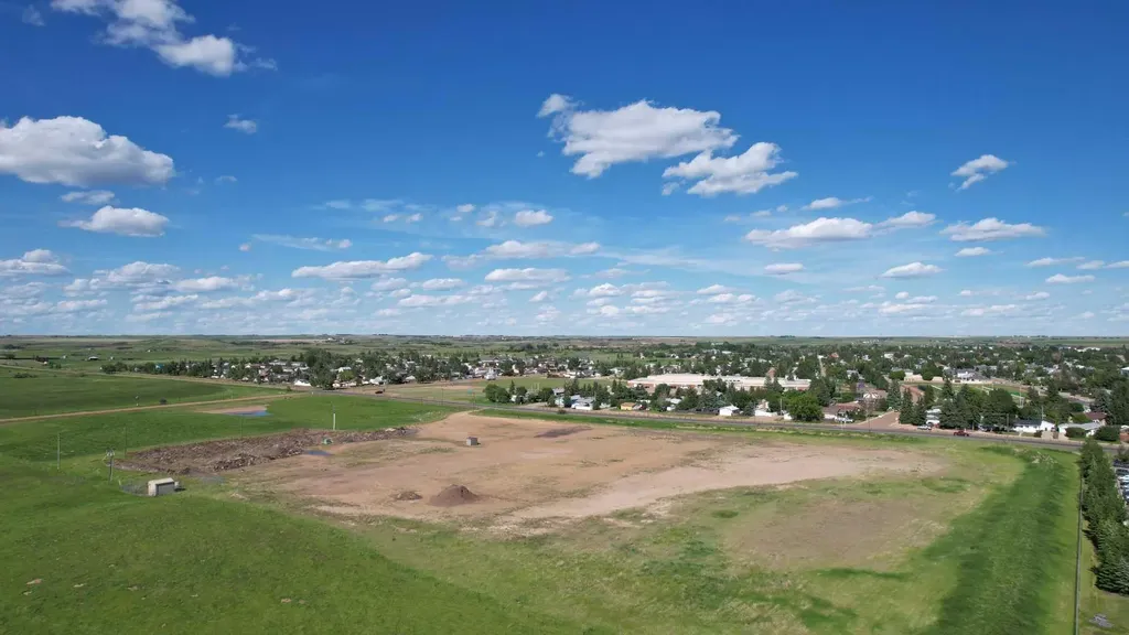 605 Palliser Trail Hanna AB T0J1P0