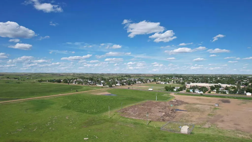 605 Palliser Trail Hanna AB T0J1P0
