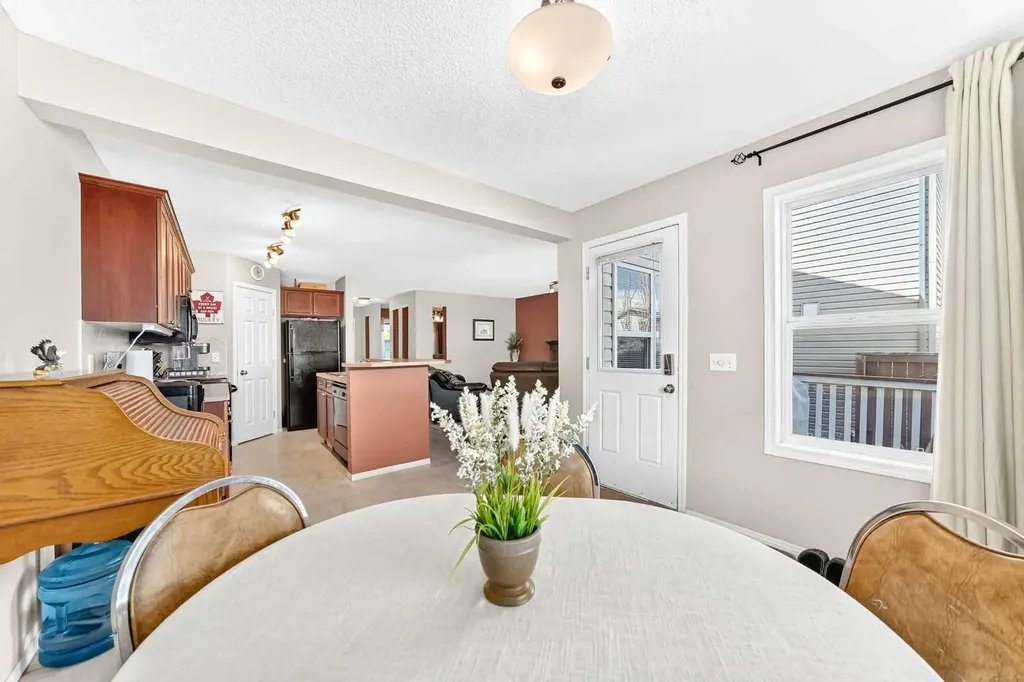 6 Cimarron Grove Way Okotoks AB T1S 2H1