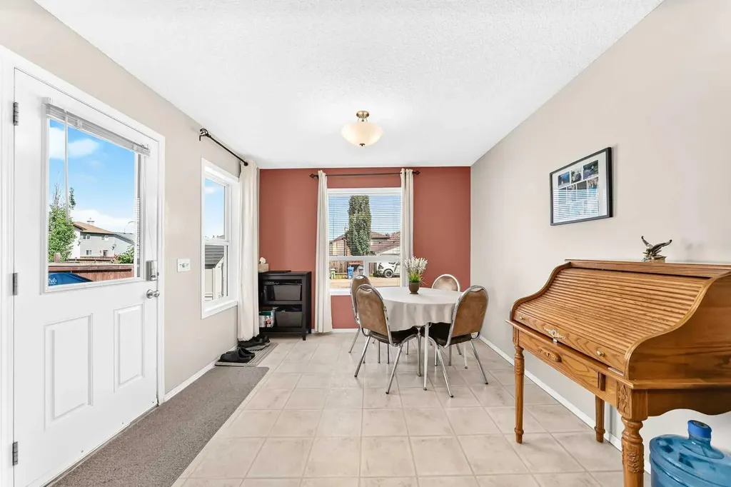 6 Cimarron Grove Way Okotoks AB T1S 2H1