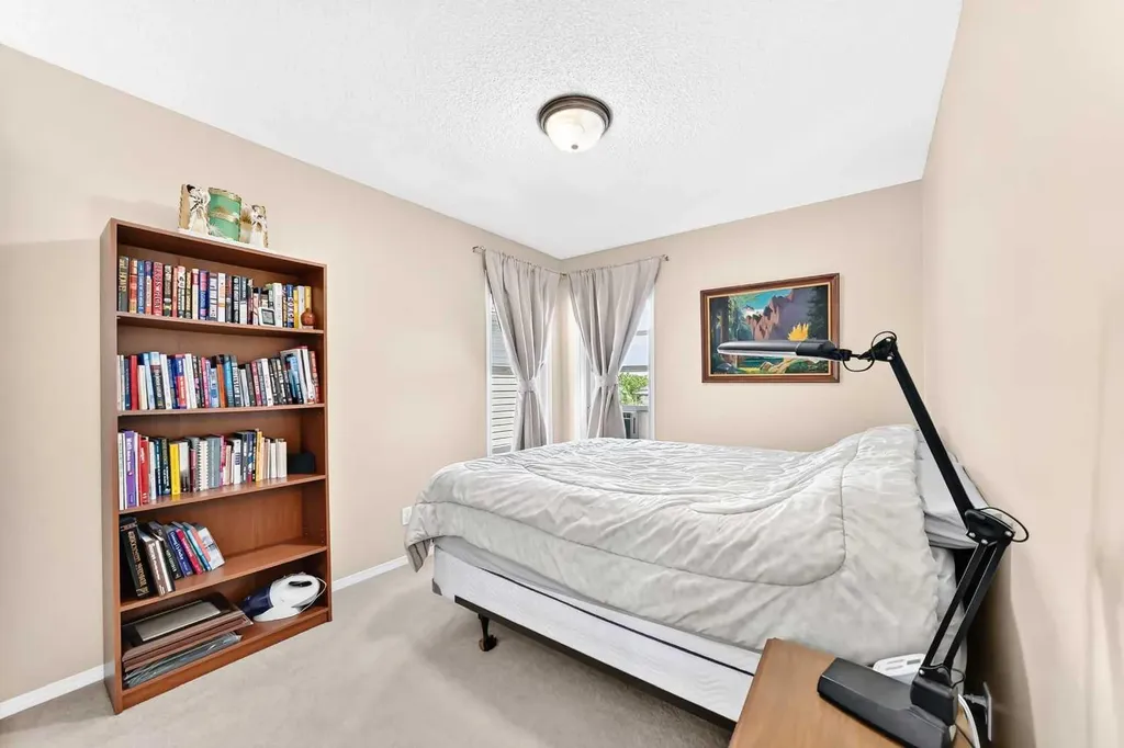 6 Cimarron Grove Way Okotoks AB T1S 2H1
