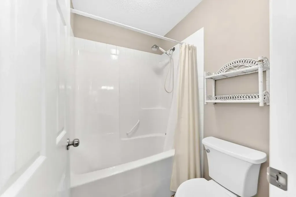 6 Cimarron Grove Way Okotoks AB T1S 2H1