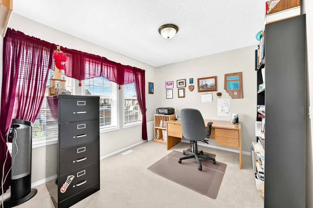6 Cimarron Grove Way Okotoks AB T1S 2H1