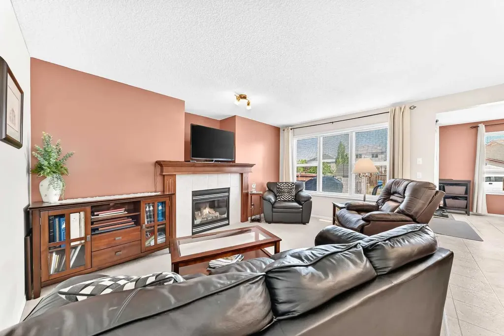 6 Cimarron Grove Way Okotoks AB T1S 2H1