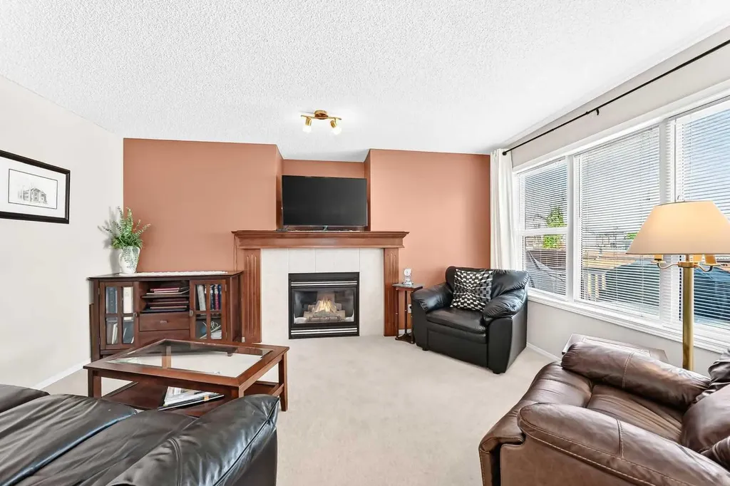 6 Cimarron Grove Way Okotoks AB T1S 2H1