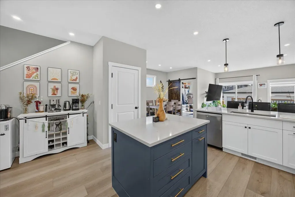 4620 81 Street NW Calgary AB T3B2P6