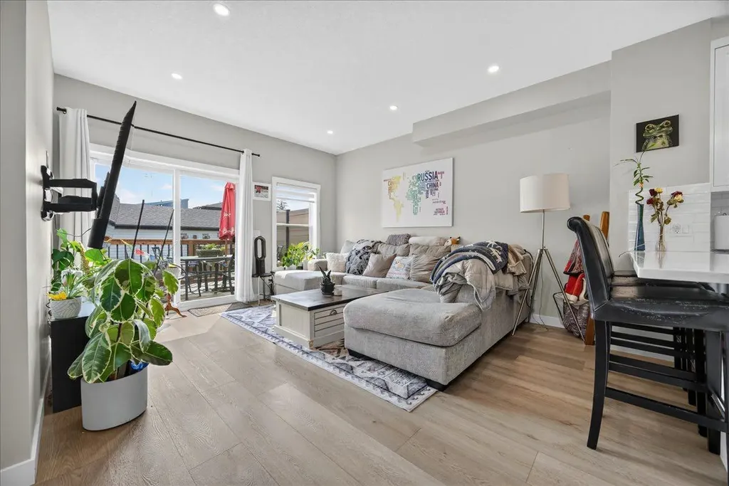 4620 81 Street NW Calgary AB T3B2P6