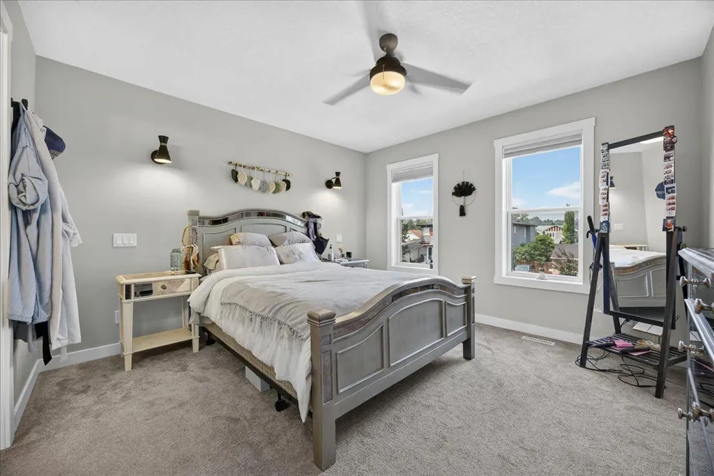 4620 81 Street NW Calgary AB T3B2P6