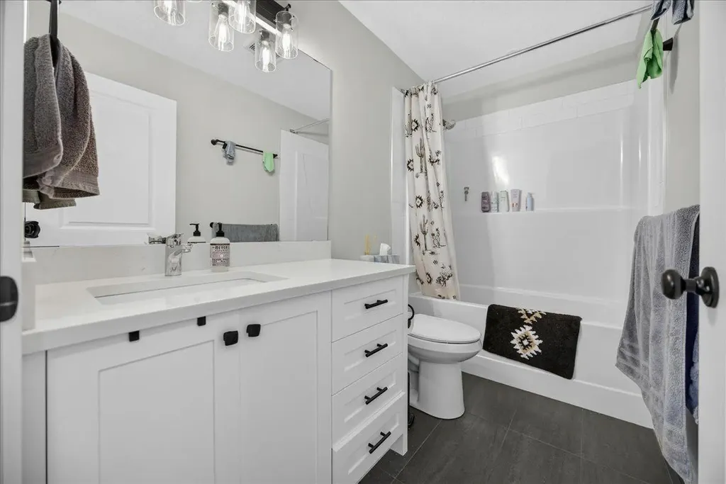 4620 81 Street NW Calgary AB T3B2P6