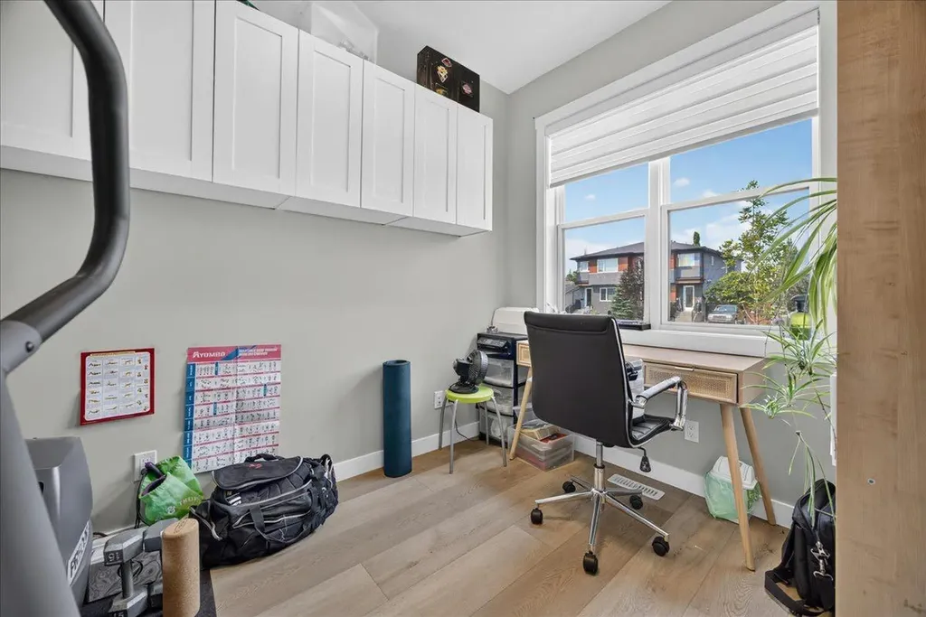 4620 81 Street NW Calgary AB T3B2P6