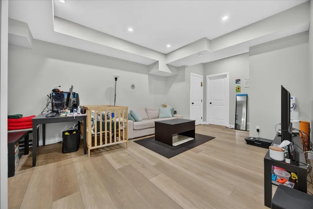 4620 81 Street NW Calgary AB T3B2P6