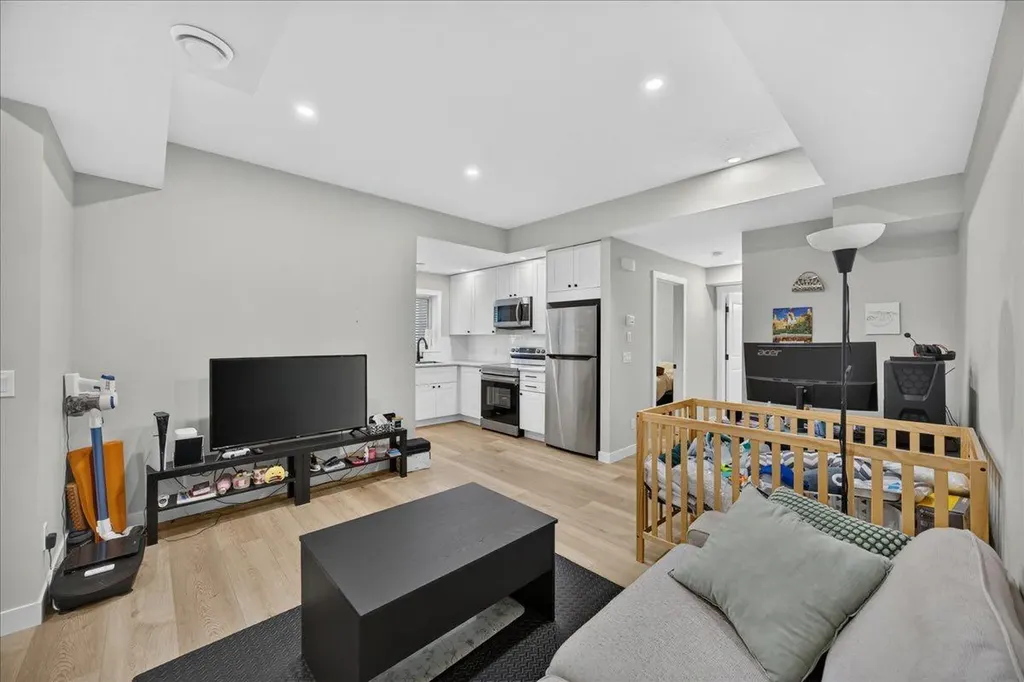 4620 81 Street NW Calgary AB T3B2P6