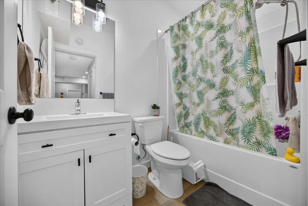 4620 81 Street NW Calgary AB T3B2P6