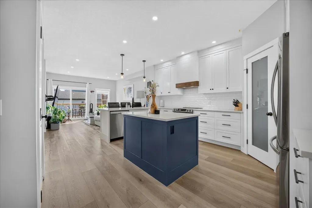 4620 81 Street NW Calgary AB T3B2P6
