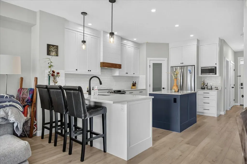 4620 81 Street NW Calgary AB T3B2P6