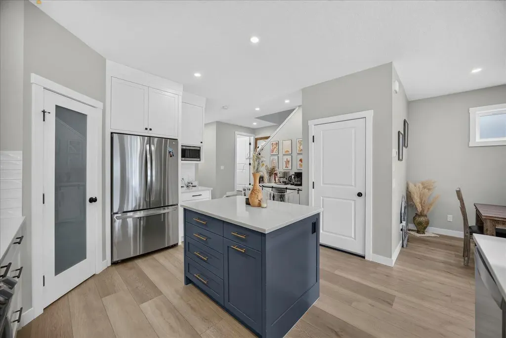 4620 81 Street NW Calgary AB T3B2P6