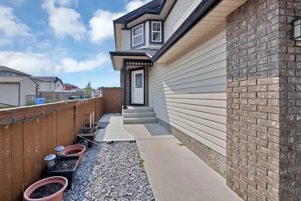 283 Taralake Landing NE Calgary AB T3J0E9