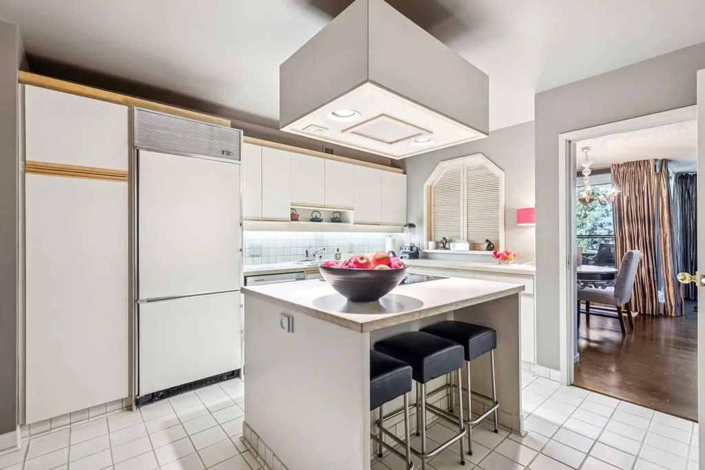 500 Eau Claire Avenue SW Calgary AB T2P 3R8