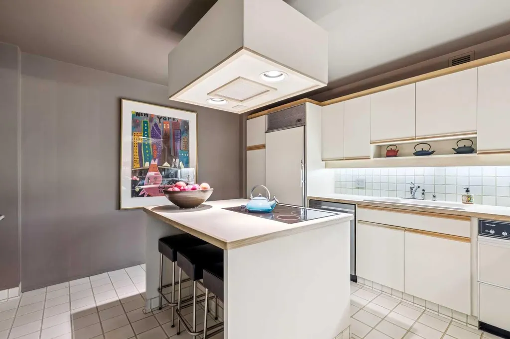 500 Eau Claire Avenue SW Calgary AB T2P 3R8