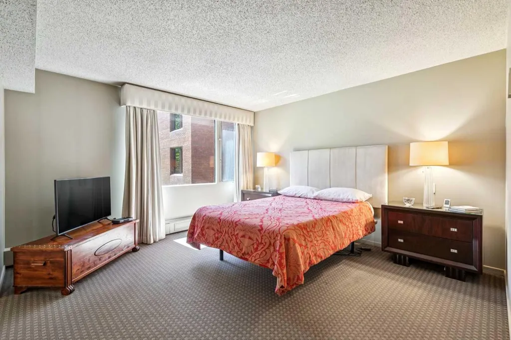 500 Eau Claire Avenue SW Calgary AB T2P 3R8