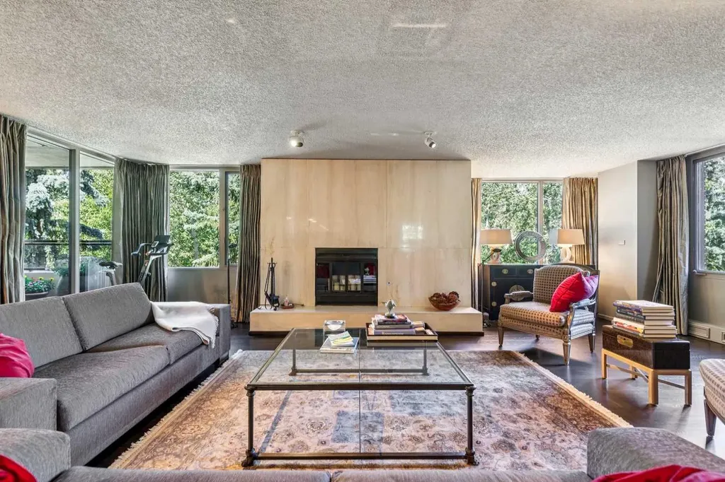 500 Eau Claire Avenue SW Calgary AB T2P 3R8
