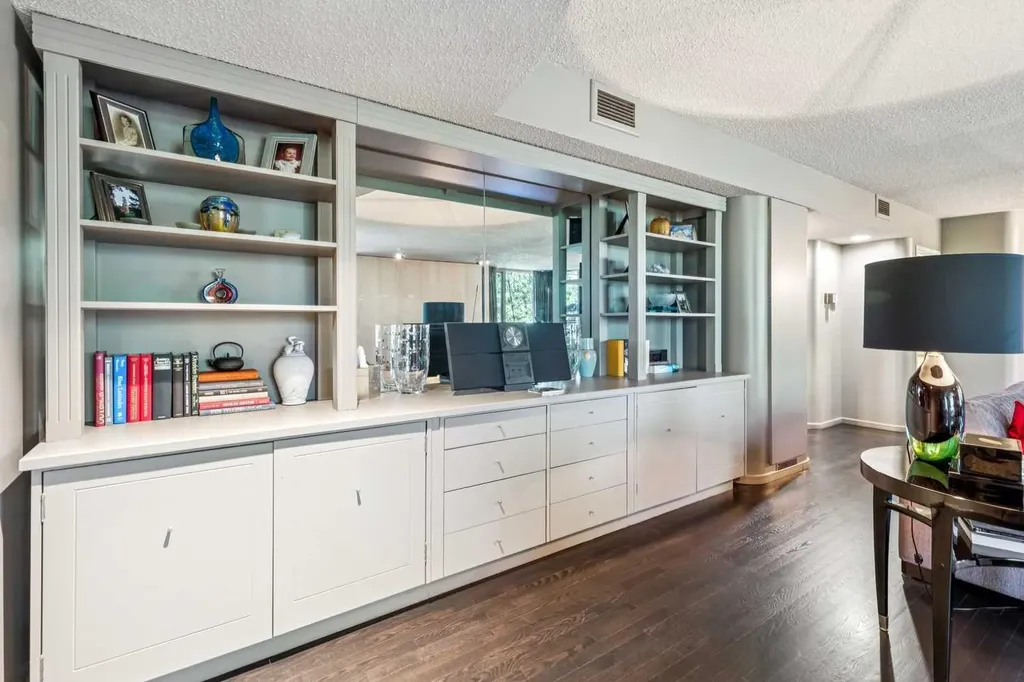 500 Eau Claire Avenue SW Calgary AB T2P 3R8