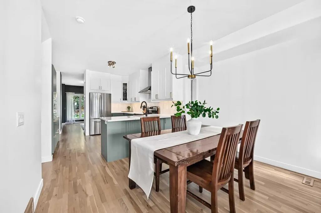 1416 43 Street SW Calgary AB T3C 2A2