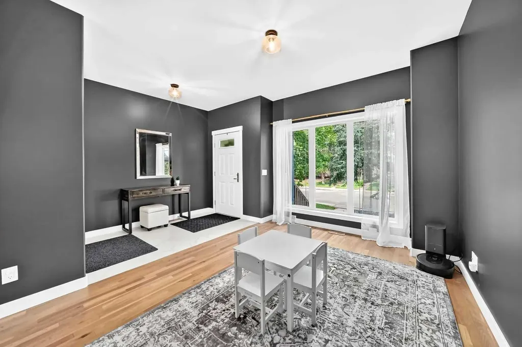 1416 43 Street SW Calgary AB T3C 2A2