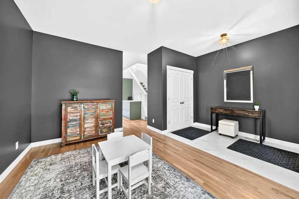 1416 43 Street SW Calgary AB T3C 2A2