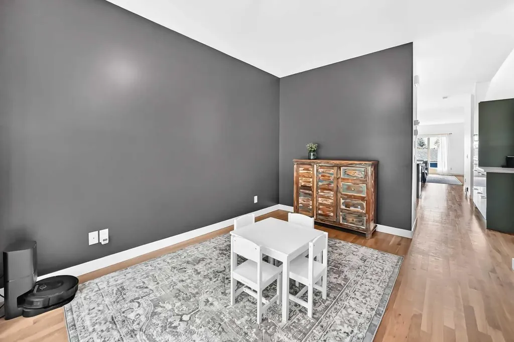 1416 43 Street SW Calgary AB T3C 2A2
