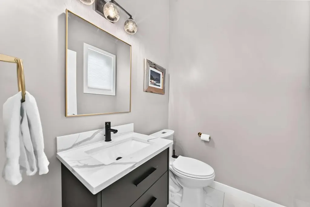 1416 43 Street SW Calgary AB T3C 2A2
