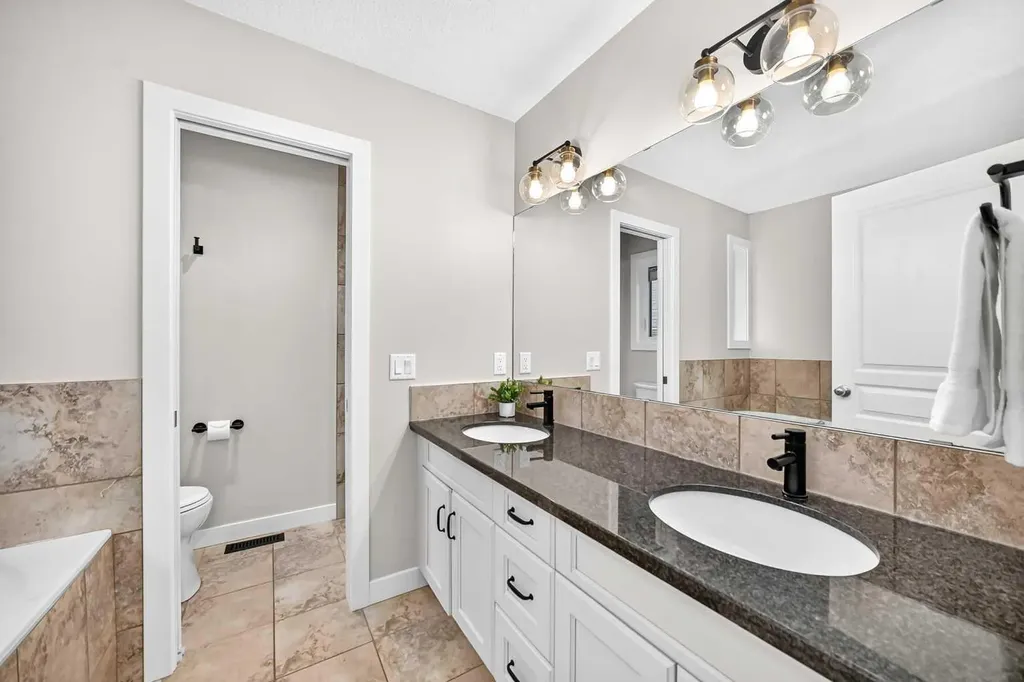 1416 43 Street SW Calgary AB T3C 2A2