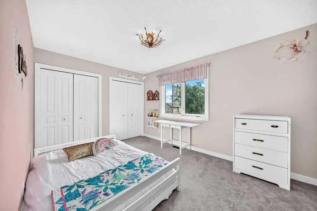 1416 43 Street SW Calgary AB T3C 2A2