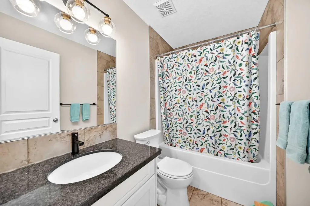 1416 43 Street SW Calgary AB T3C 2A2