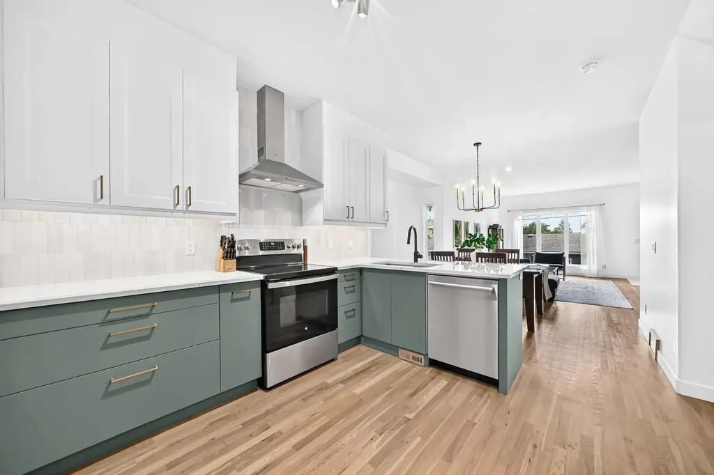 1416 43 Street SW Calgary AB T3C 2A2
